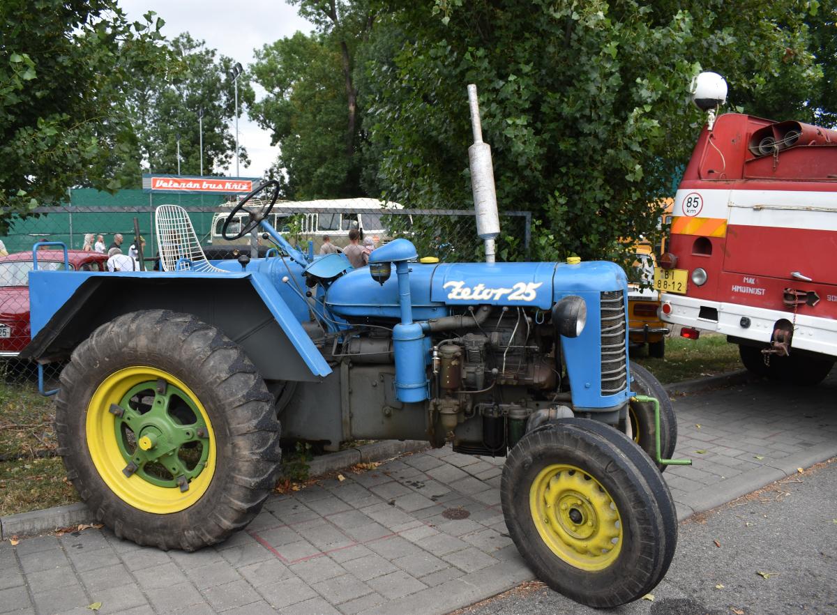 Obrazem z Veterán bus Kříž 2024