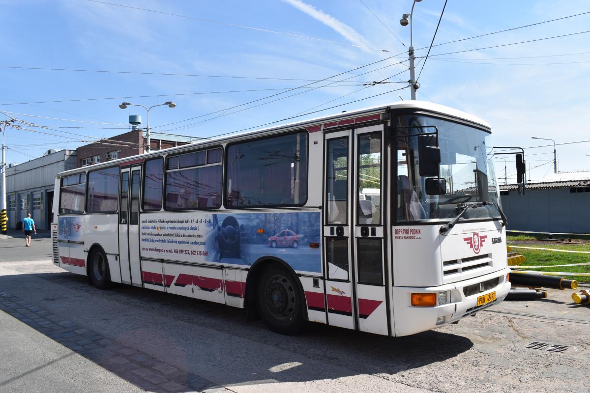 V Pardubicích se loučí s Karosami se schody