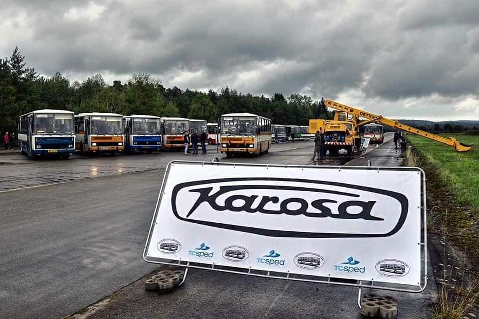 Sraz autobusů KAROSA 700