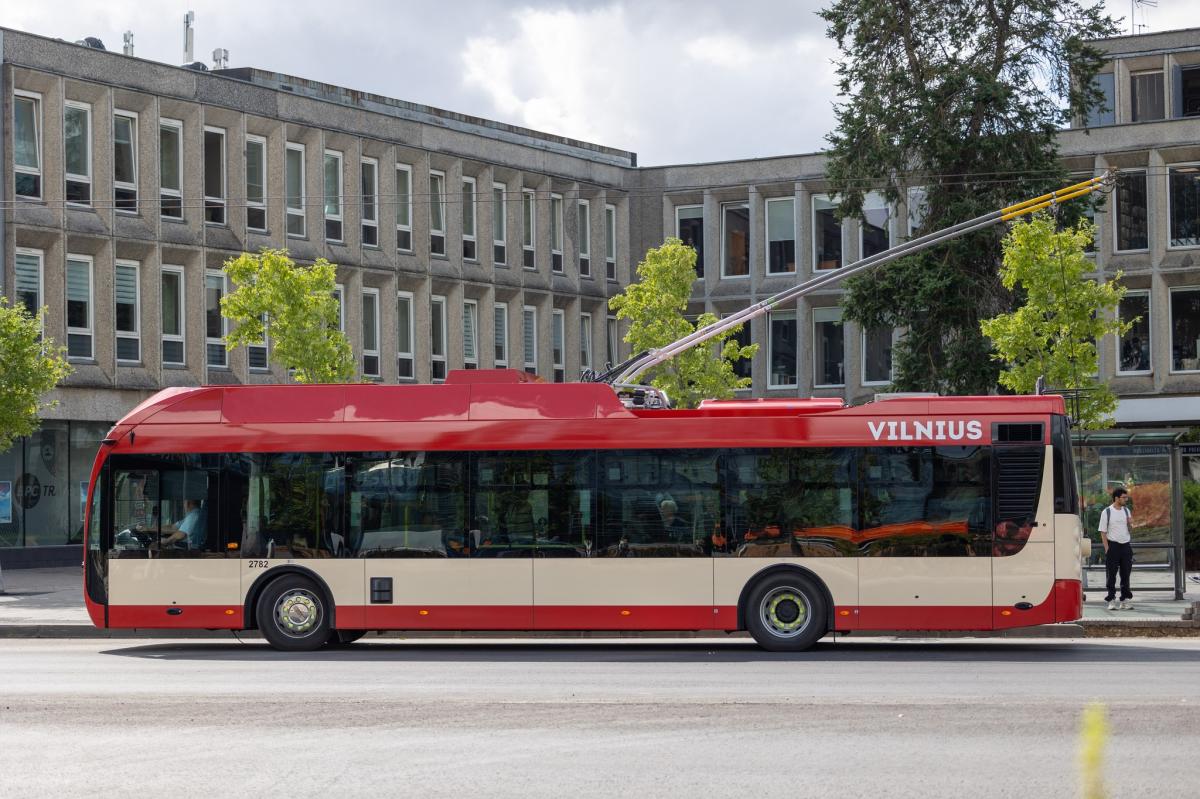 Vilnius už brázdí nové trolejbusy Škoda 