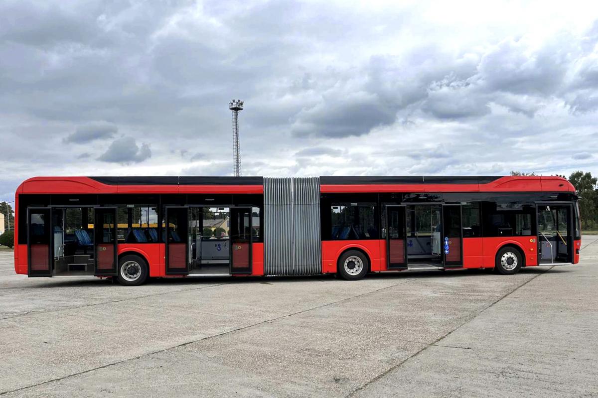 V Maďarsku testují kloubový elektrický autobus BYD 