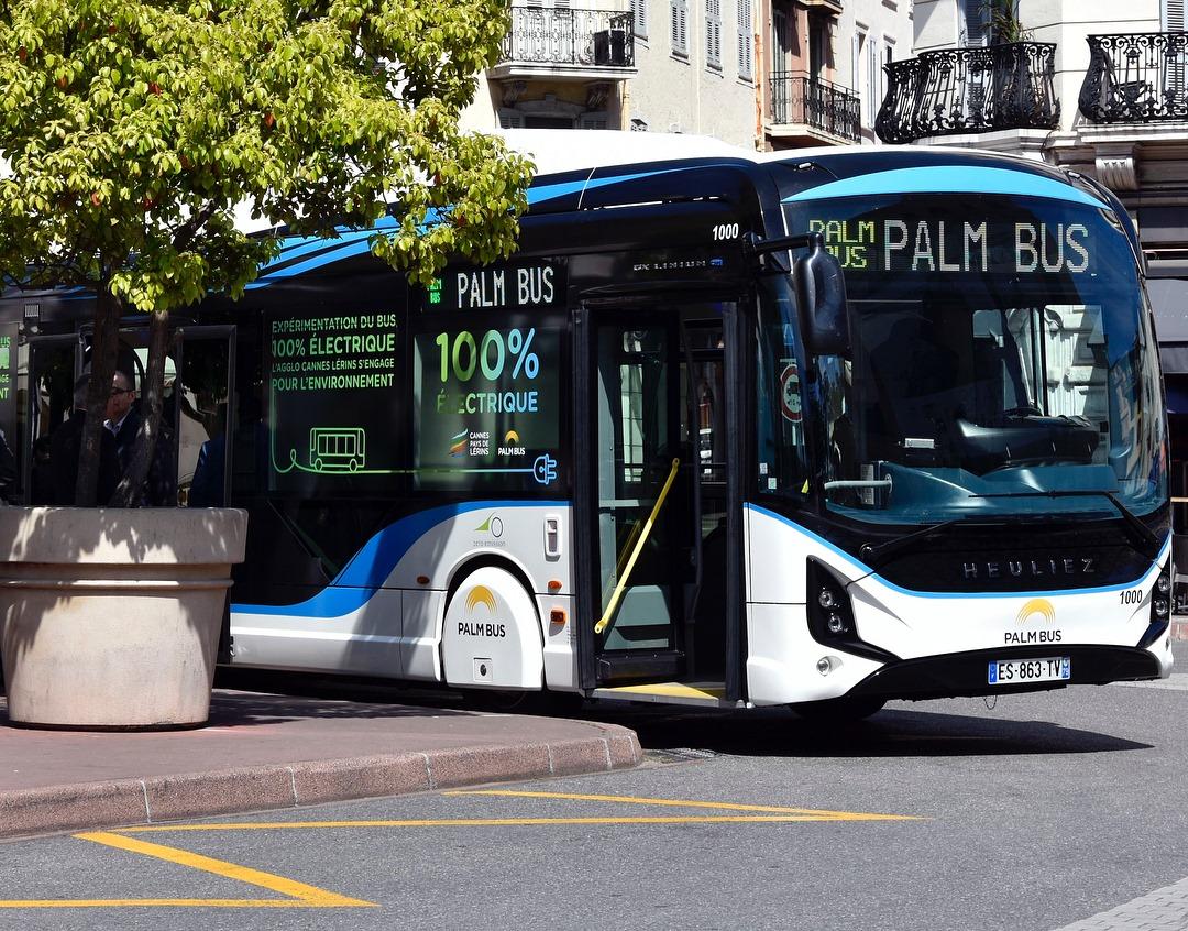 Autobusy na palivové články Iveco Bus s designem BRT míří do Cannes