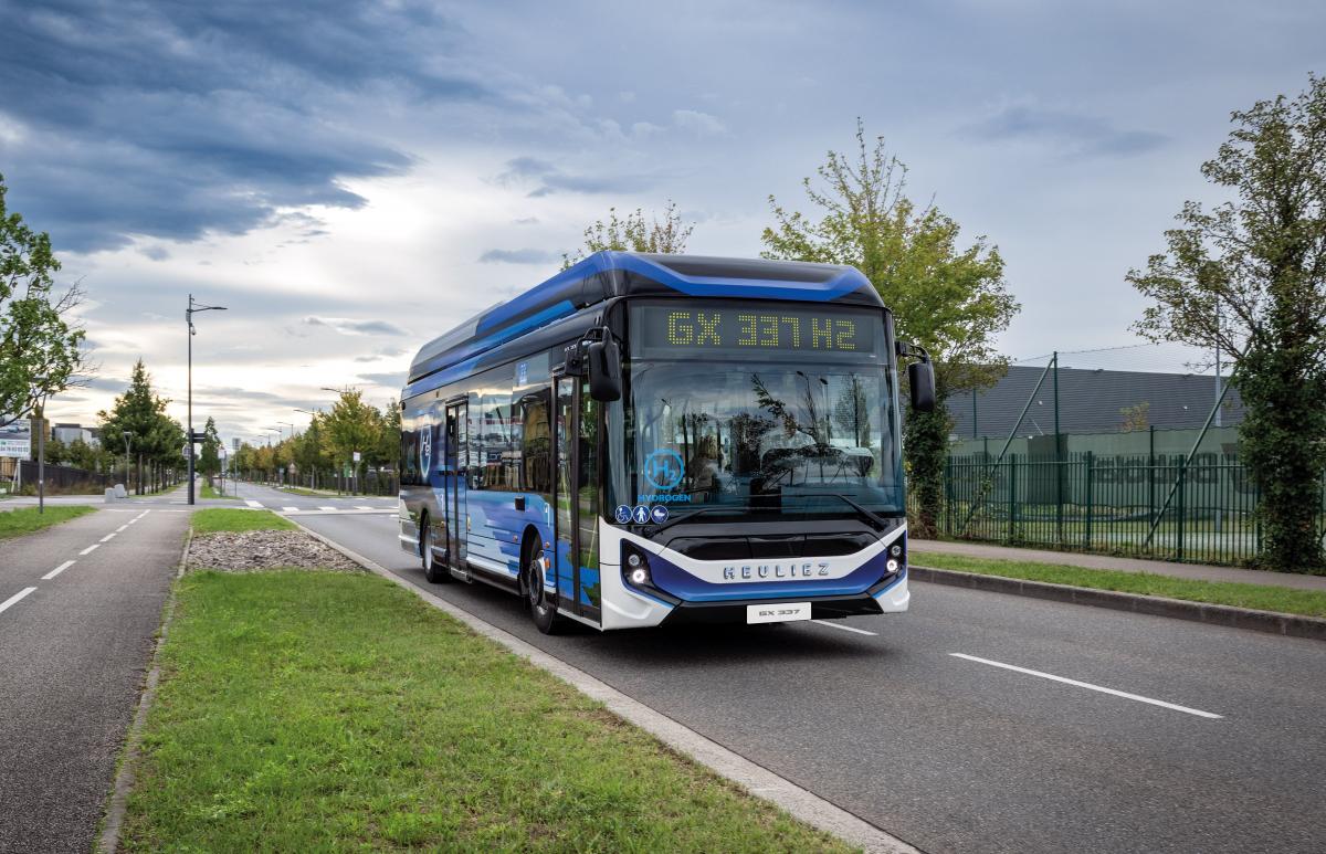 Autobusy na palivové články Iveco Bus s designem BRT míří do Cannes