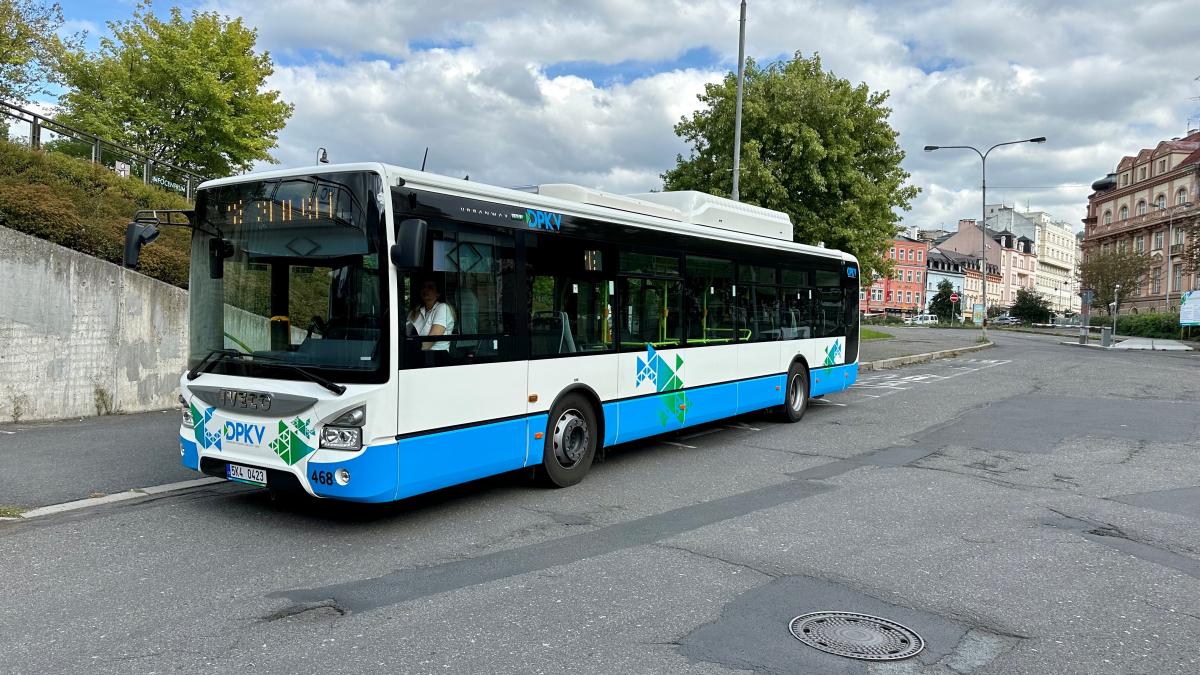 Šest nových autobusů Iveco Urbanway v Karlových Varech