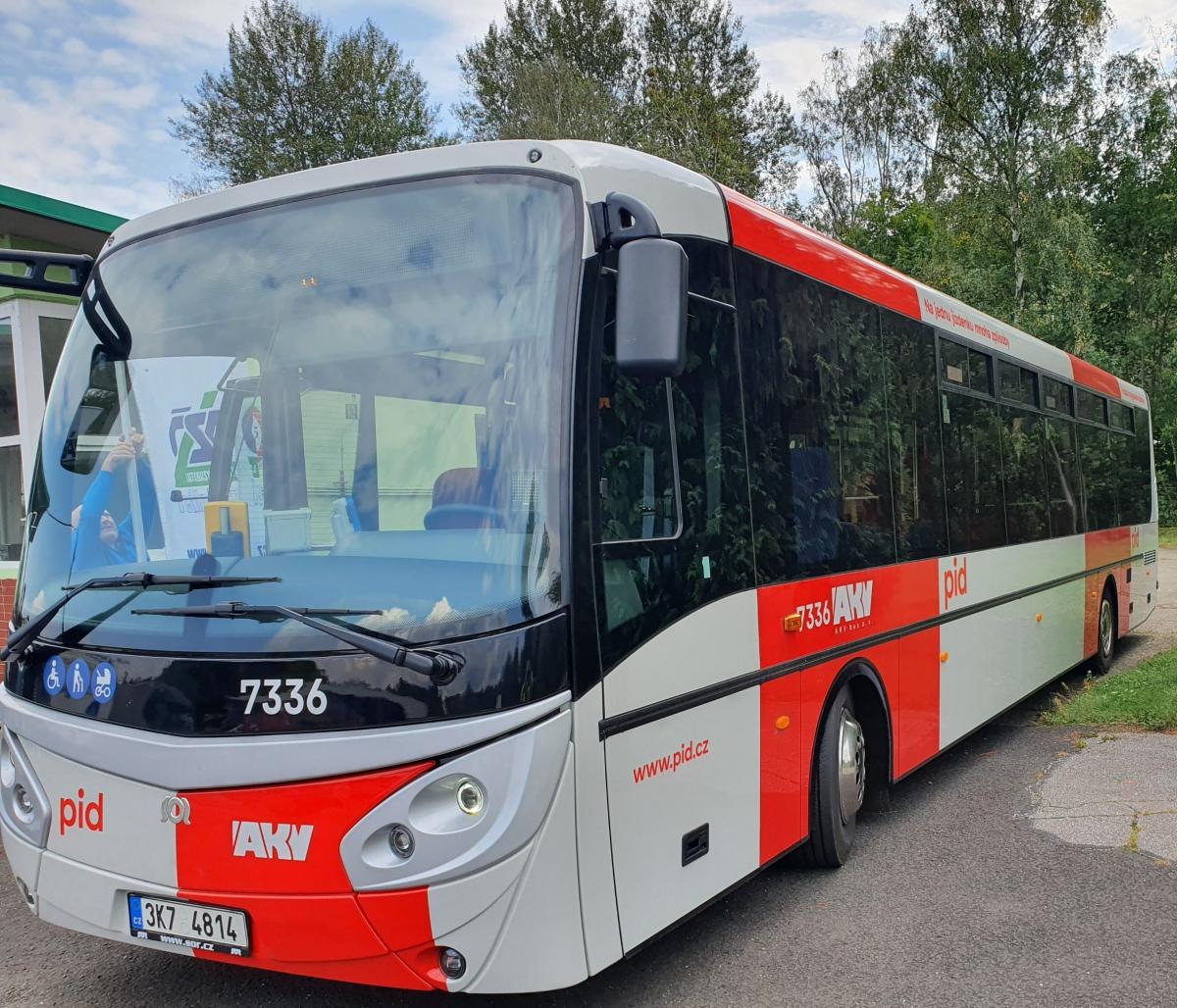 AKV bus uvádí do provozu ve Středočeském kraji nové autobusy