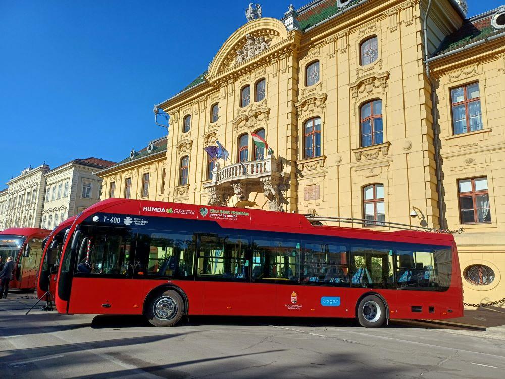 V Szegedu uvedou do provozu parciální trolejbusy SOR TNS 12 