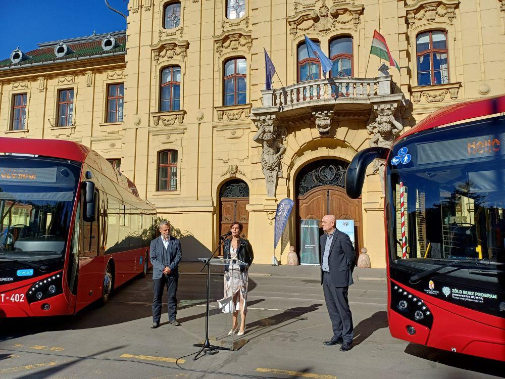 V Szegedu uvedou do provozu parciální trolejbusy SOR TNS 12 