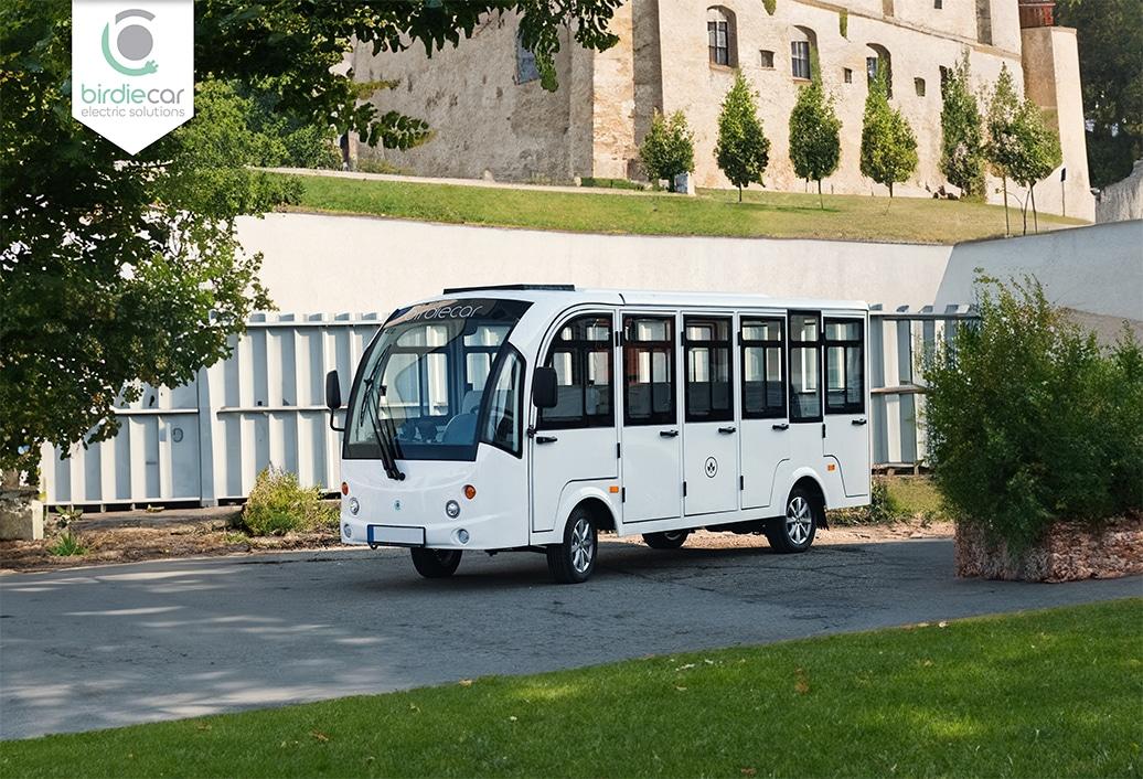 Po mostě v Roudnici nad Labem budou jezdit elektromobily