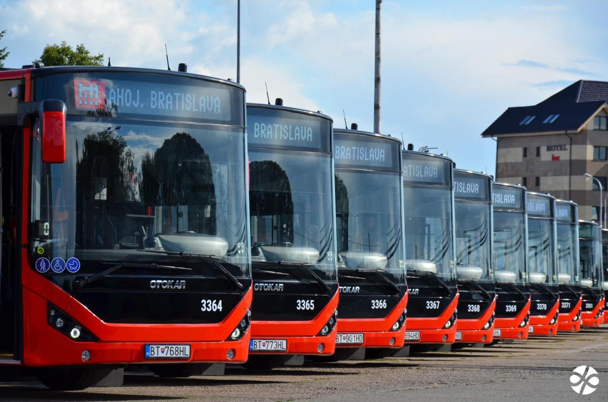 Dopravní podnik Bratislava koupí 240 kloubových autobusů