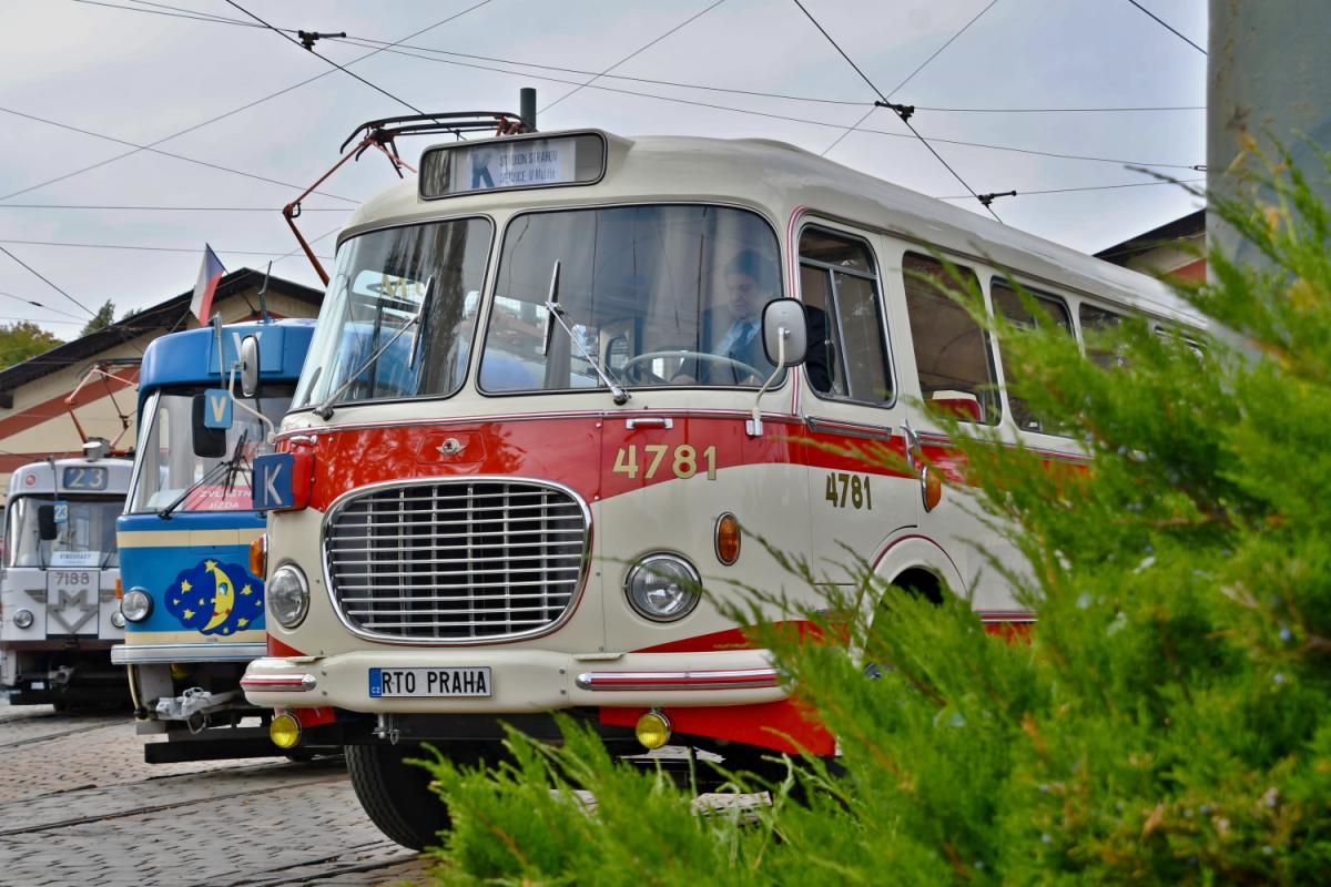 Praha doplňuje vozový park retro autobusů o Škodu 706 RTO 