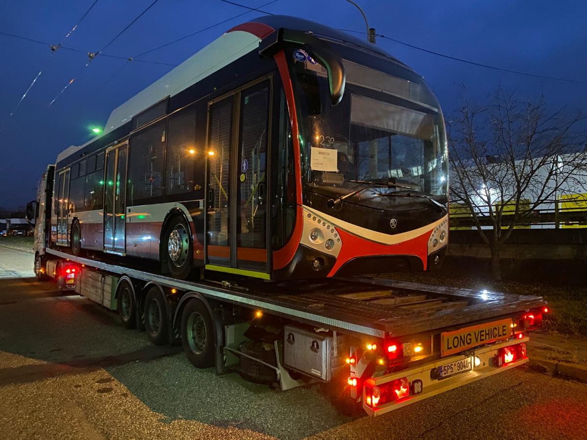 Do Brna dorazil první z dvaceti trolejbusů Škoda 32Tr