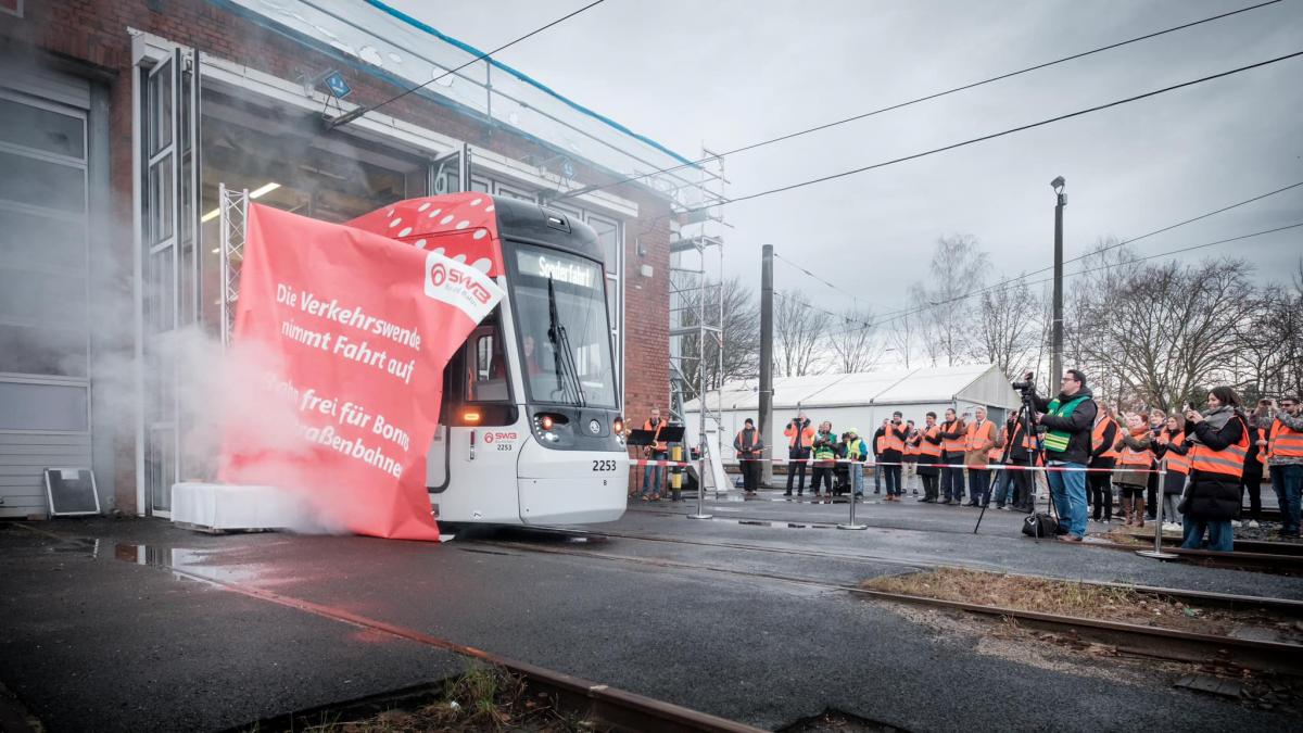 První designová tramvaj Škoda ForCity Smart je v Bonnu v provozu