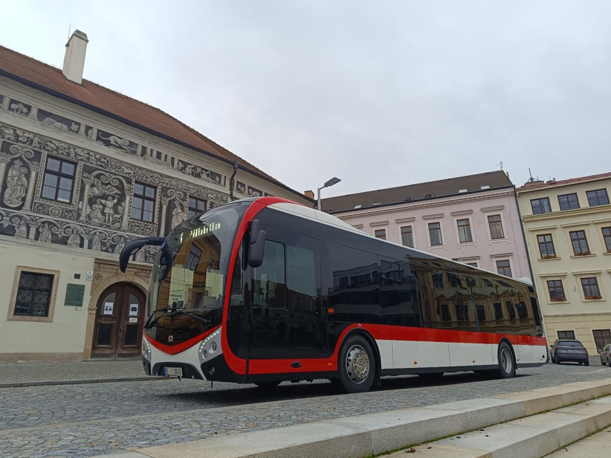 Na Nový rok vyjíždí BORS Břeclav v městské dopravě v Třebíči 