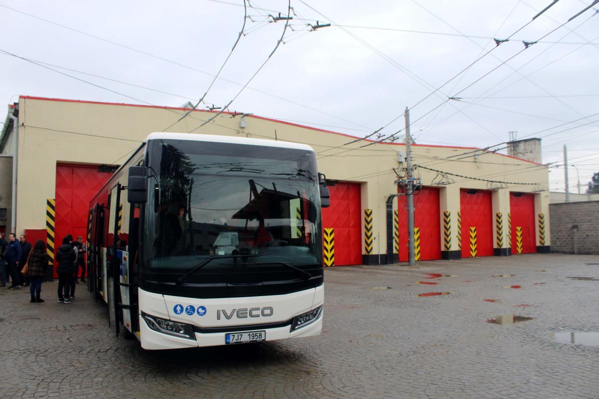 Na Jihlavsku budou zajišťovat obslužnost autobusy Iveco Crossway