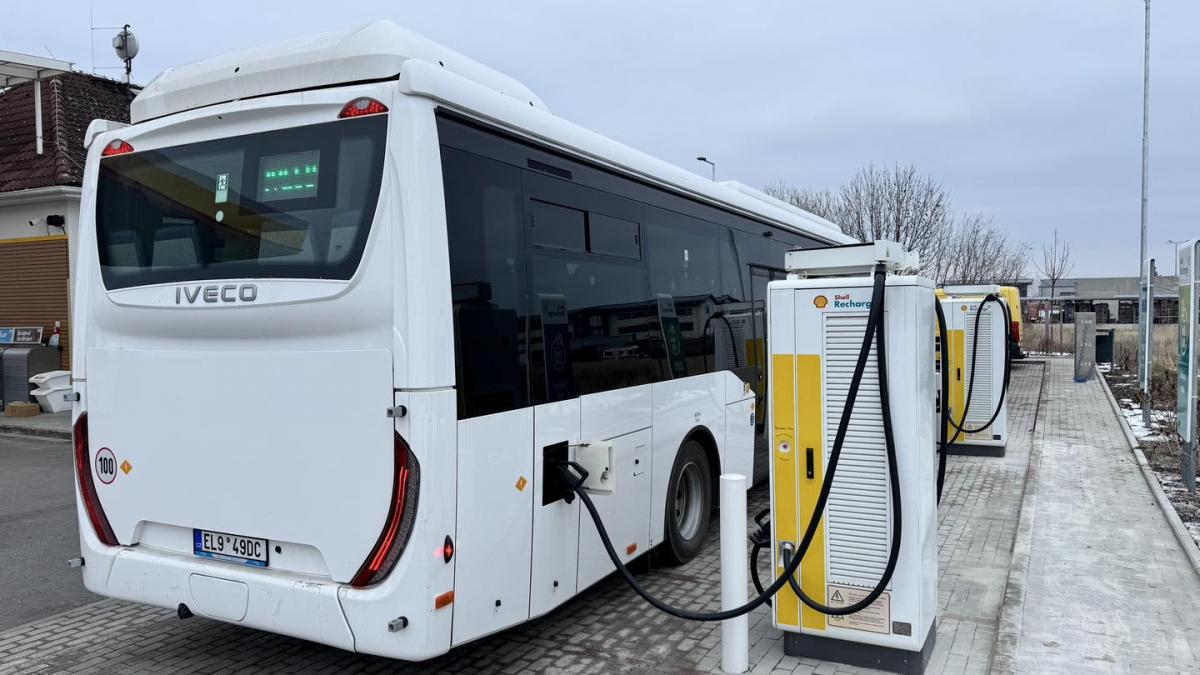 Z Tábora do Prahy elektrickým autobusem 