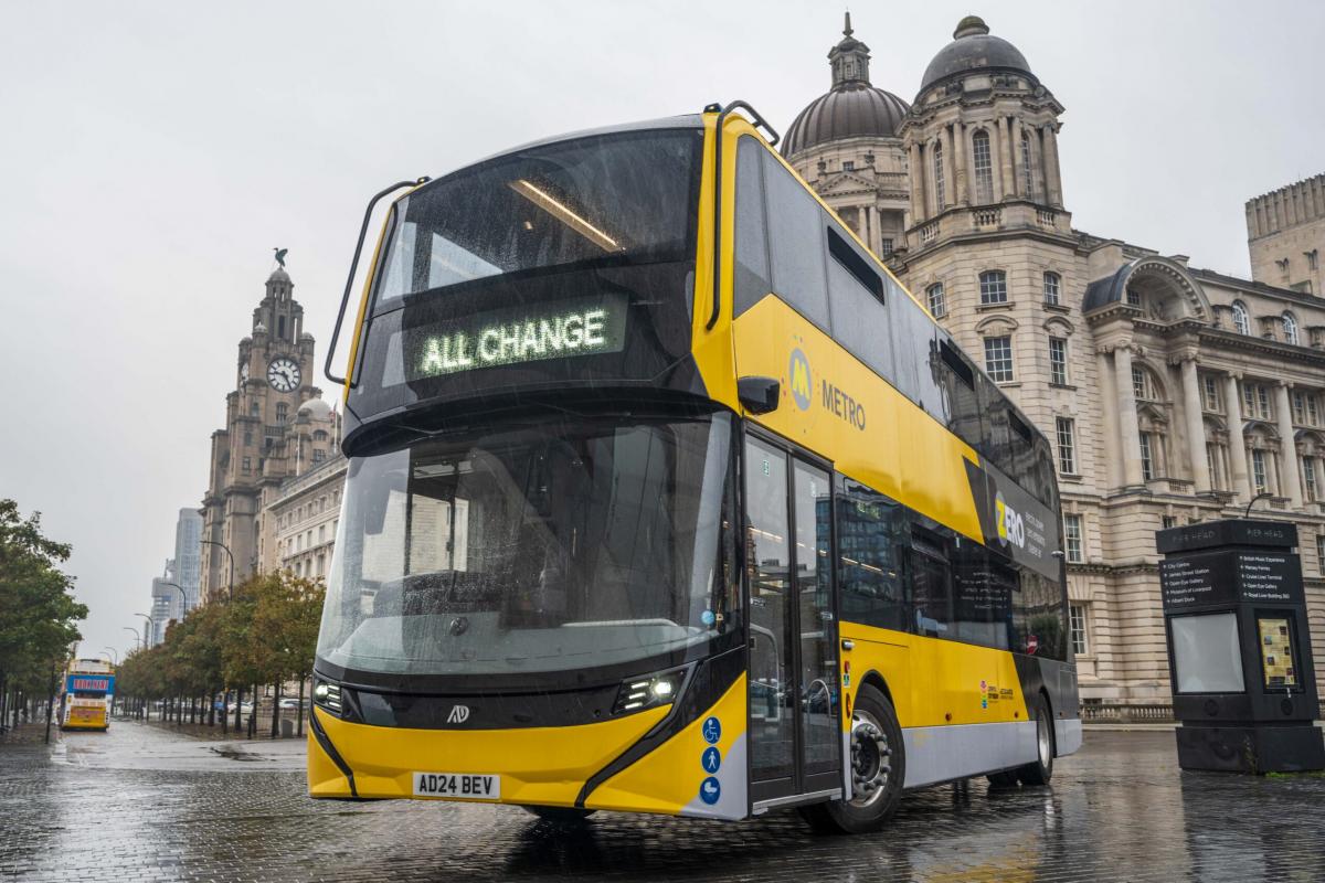 Liverpool City Region objednává 58 elektrických double deckerů, podpoří britského výrobce  