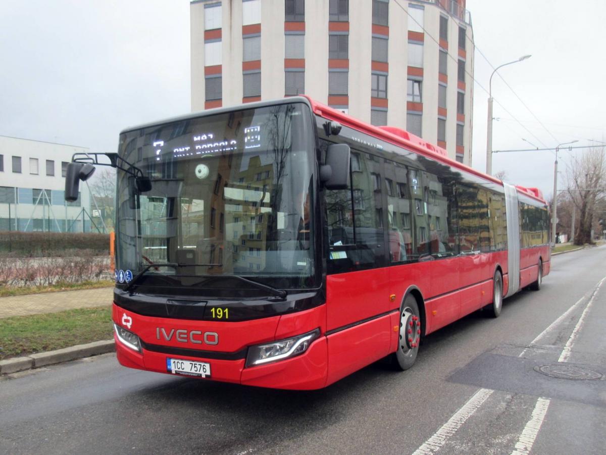 Nová vozidla i rozšíření odbavování v českobudějovické MHD