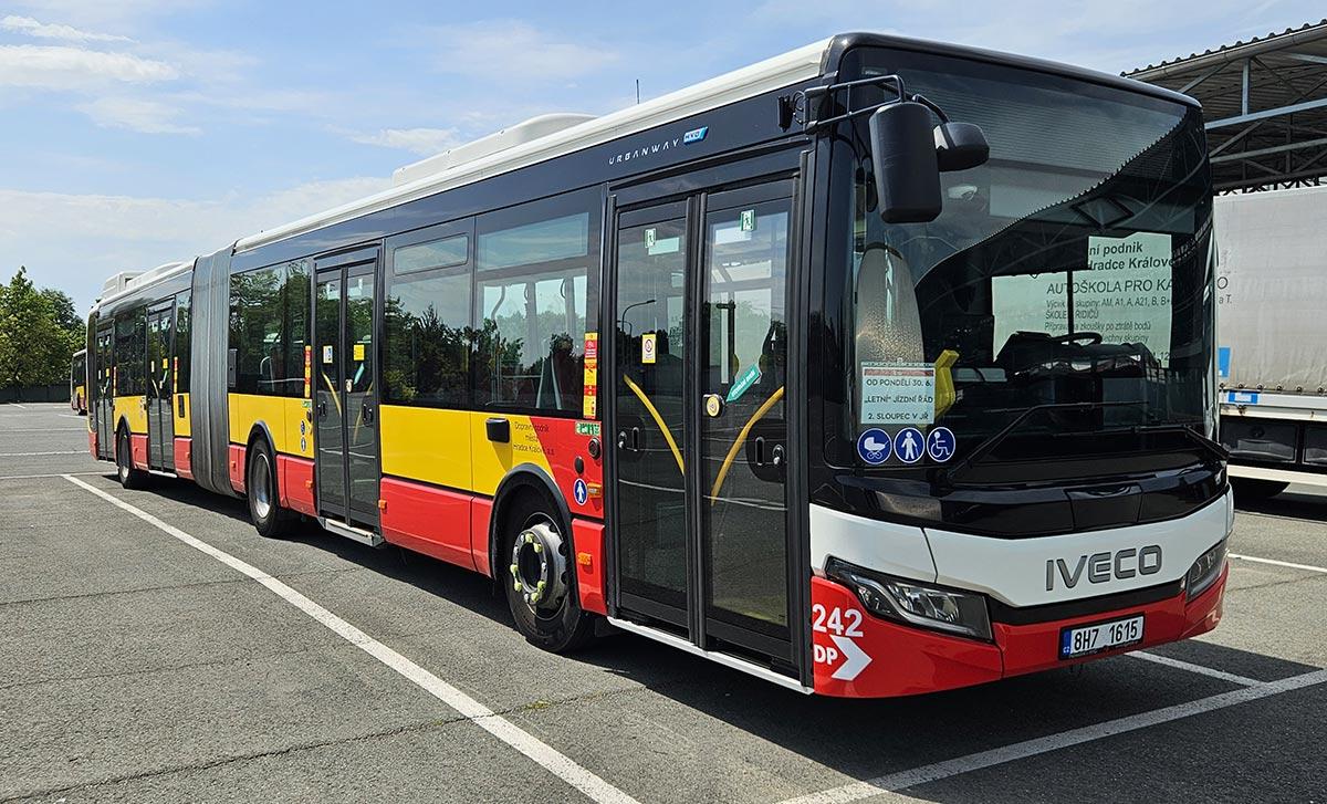 Vozidla MHD v Hradci Králové projdou přes léto modernizací