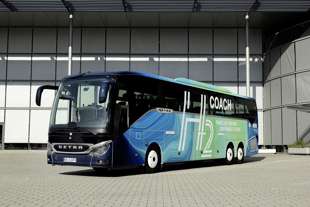 Daimler Buses vysílá na silnice první autokar s palivovými články