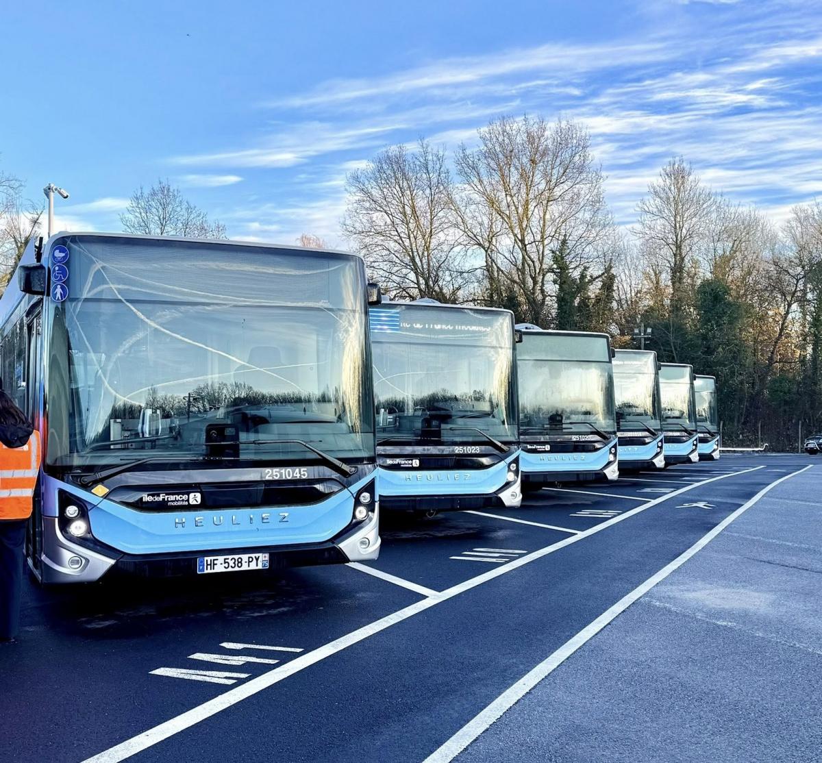 Ve Versailles budou jezdit elektrickými autobusy Heuliez