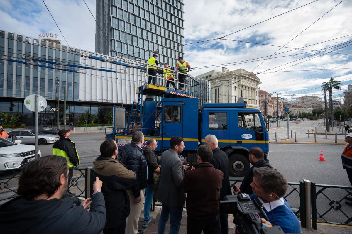 Atény se loučí s trolejbusy