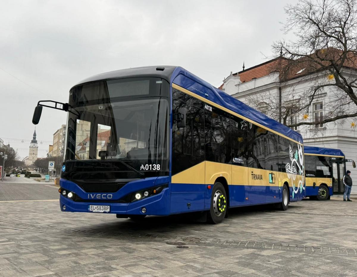 Nové elektrobusy v Trnavě se vydaly do provozu