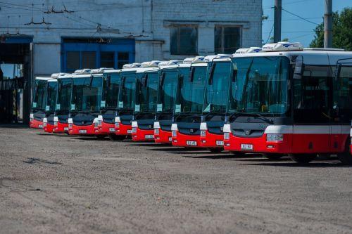 Na Ukrajině pomáhají více než dvě stovky vozů MHD z českých a slovenských měst