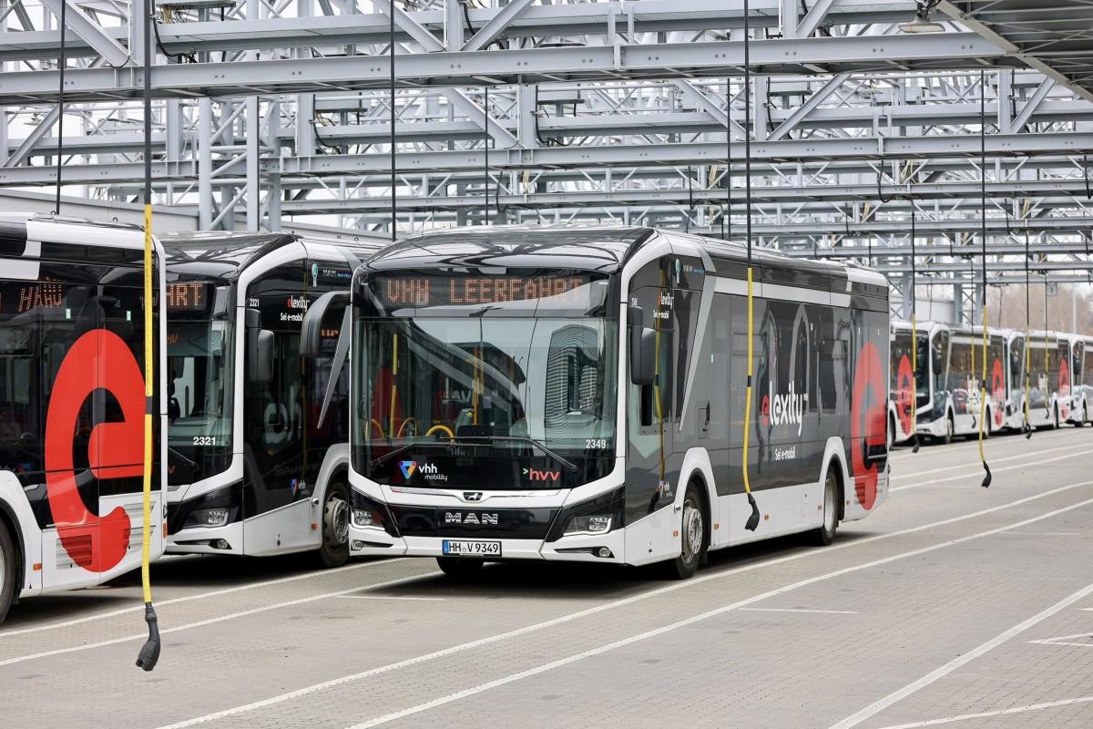 Polovina nových městských autobusů v Německu je bezemisní