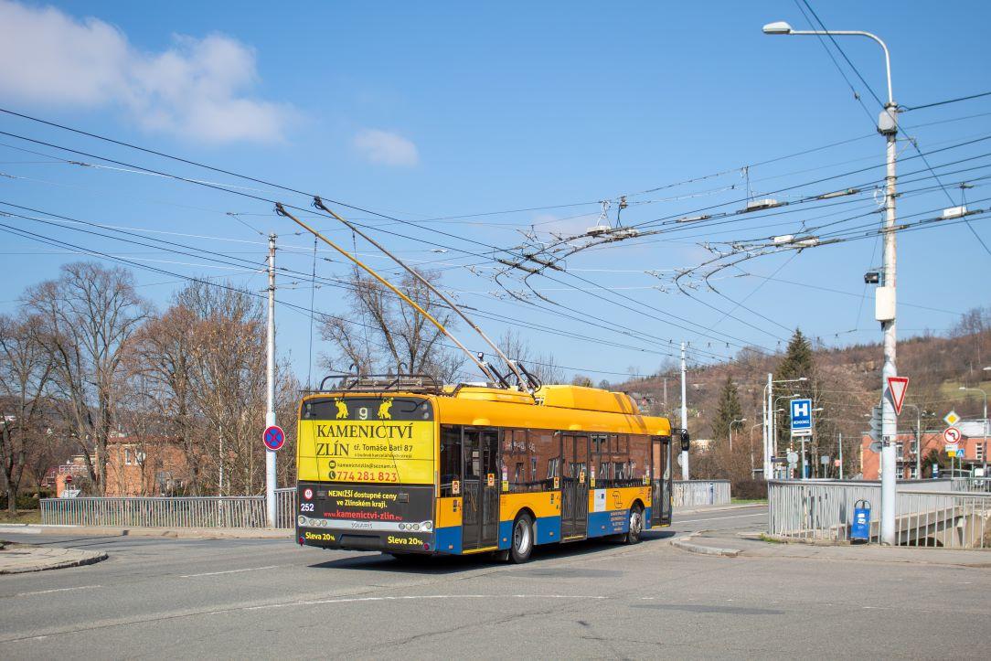 Ve Zlíně testují palubní systémy napojené na inteligentní řízení dopravy