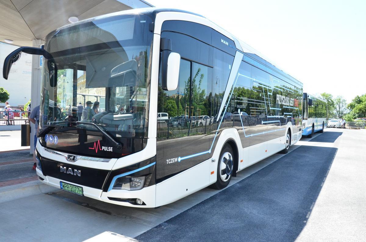 Zakázku na elektrobusy do Karlových Varů získal MAN