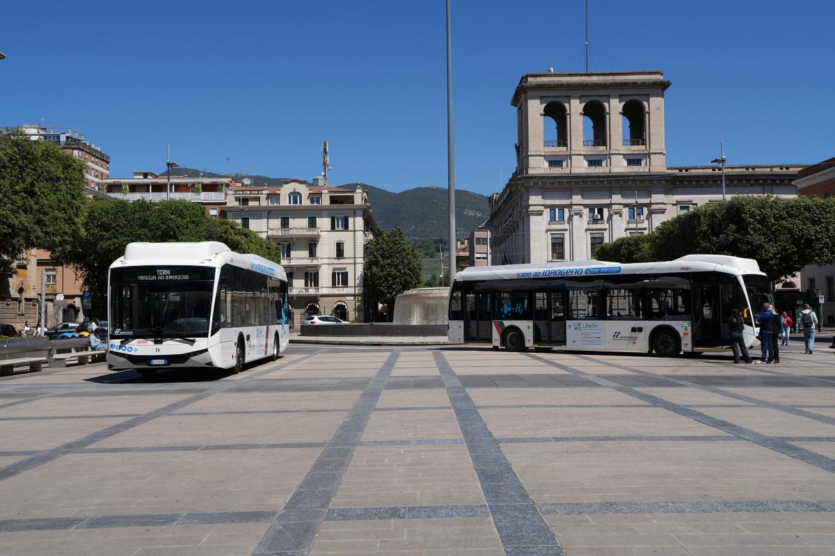 Busitalia nasadila v Terni první vodíkové autobusy Karsan