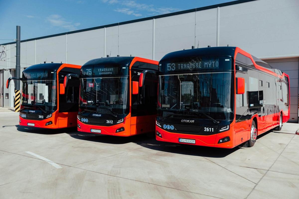 Bratislava získala tři elektrobusy Otokar zdarma jako kompenzaci
