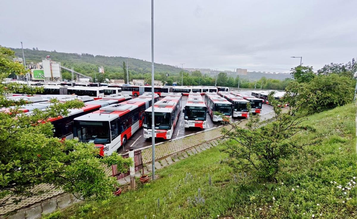 Praha objednala posledních 40 hybridních autobusů Urbanway
